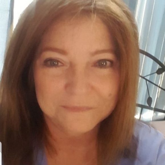 Meet your Posher, Cathy - Picture 2 of 2